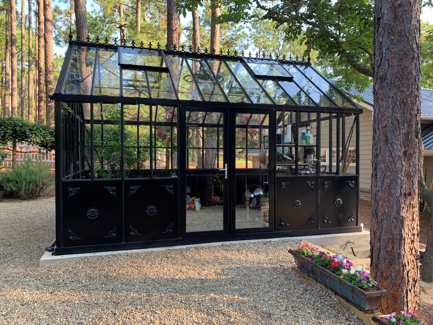 Janssen Retro Royal Victorian Backyard Greenhouse