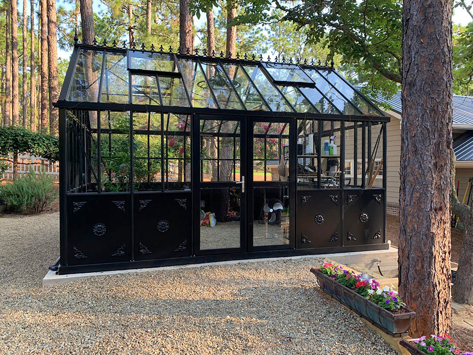 Janssen Retro Royal Victorian Backyard Greenhouse